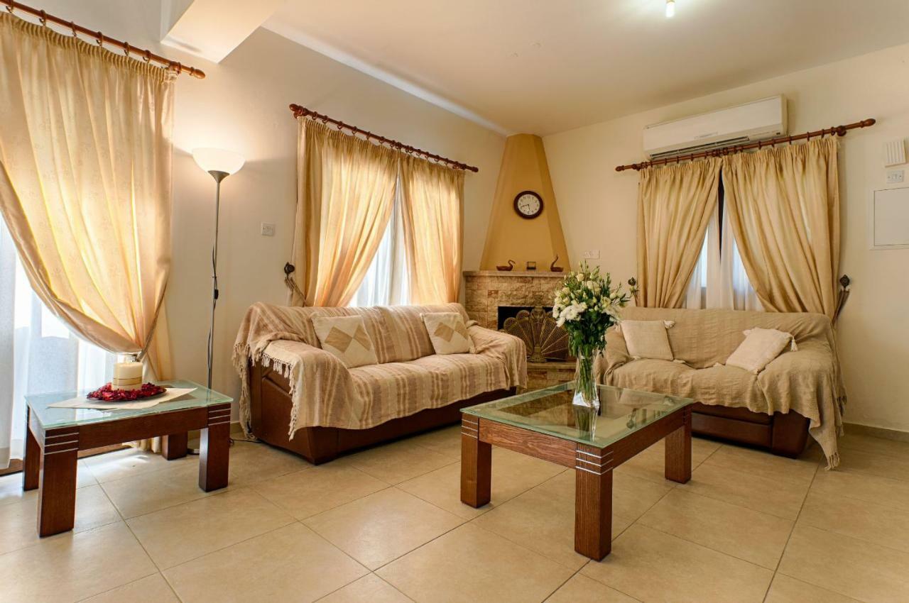 Villa Tsikkos Tria Polis Exterior photo